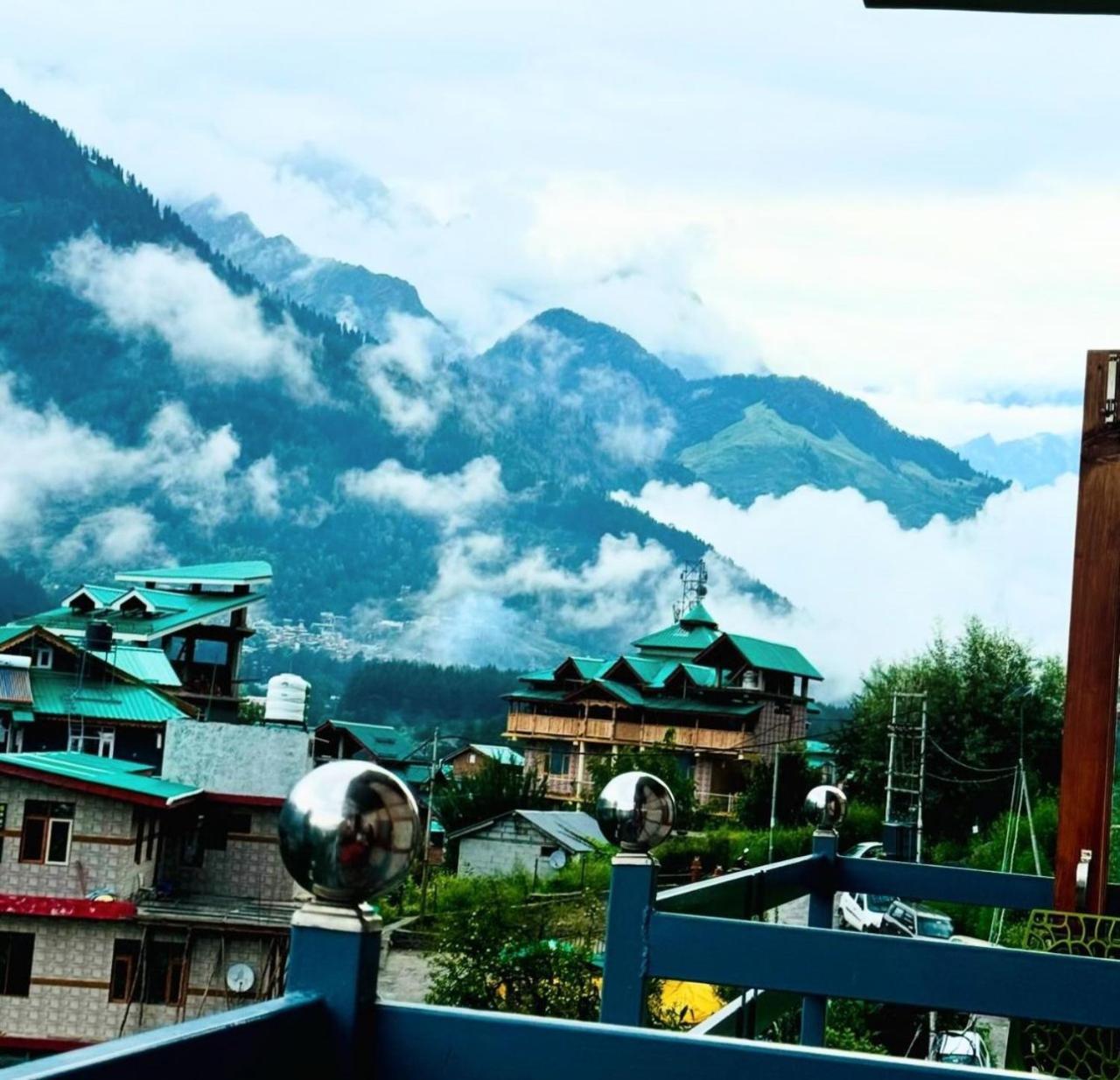 Hotel Himachal Heights Manāli Buitenkant foto